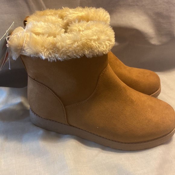 Cat and jack faux fur girls boots - Picture 3 of 6